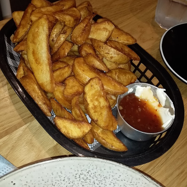 Wedges with Sweet Chili Sauce