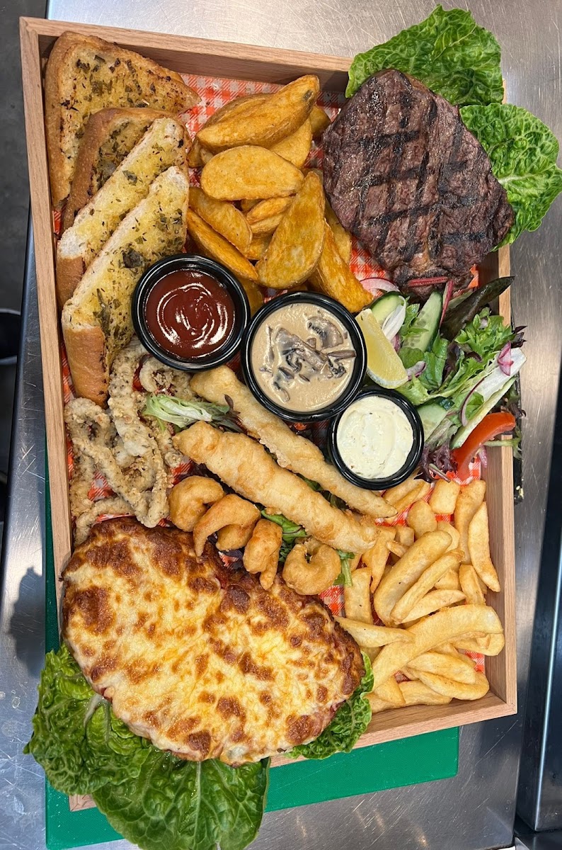 Ricks Cafe & Bar