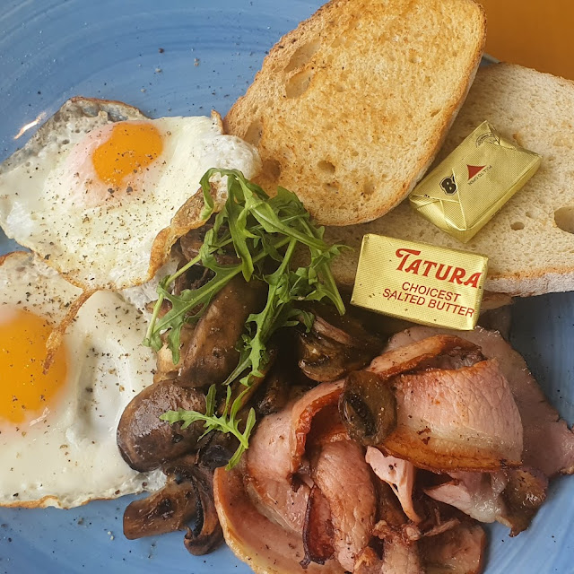 Bacon Eggs and Mushrooms