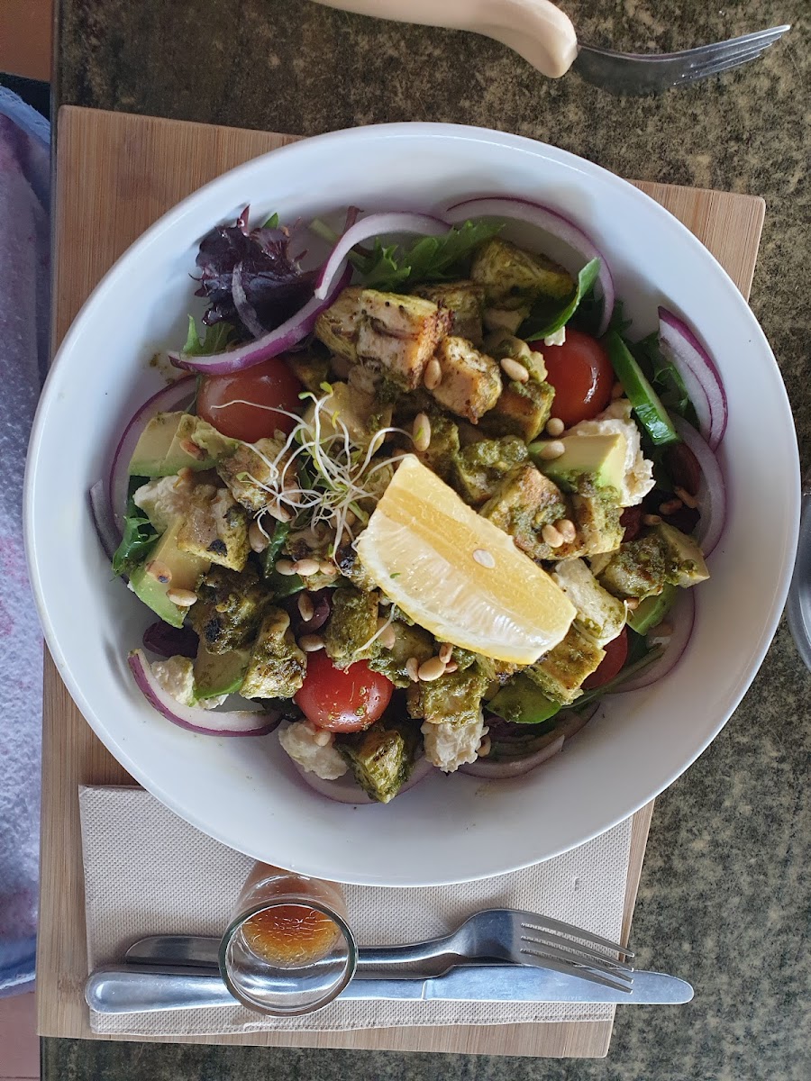 8 knots Cafe