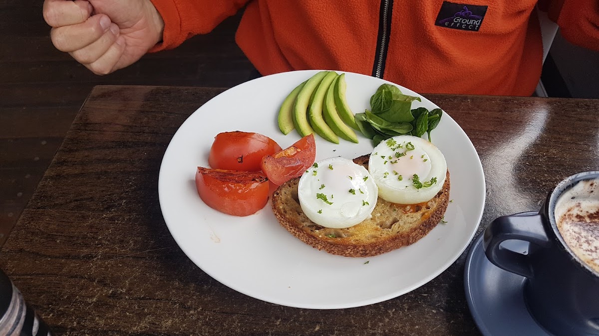 8 knots Cafe