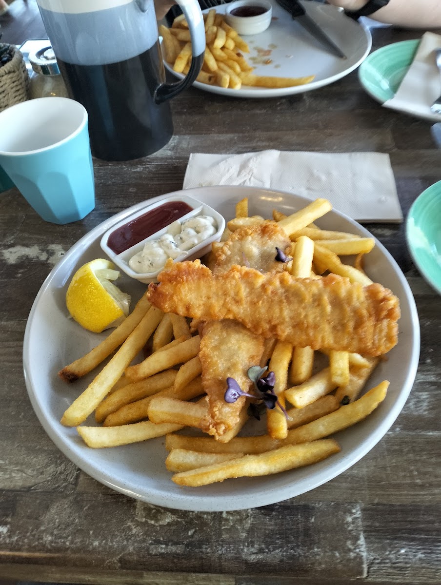 8 knots Cafe