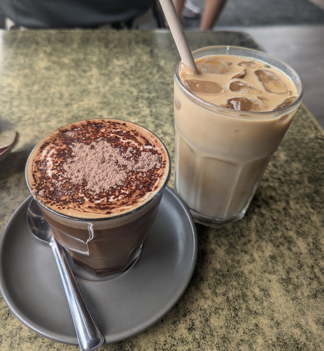 8 knots Cafe