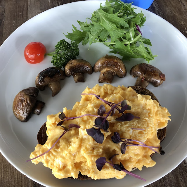Scrambled Eggs and Mushrooms