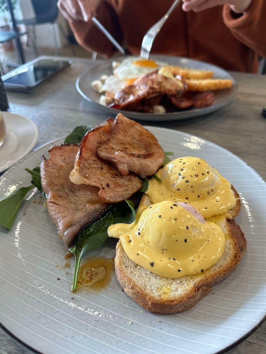 Redwood Cafe