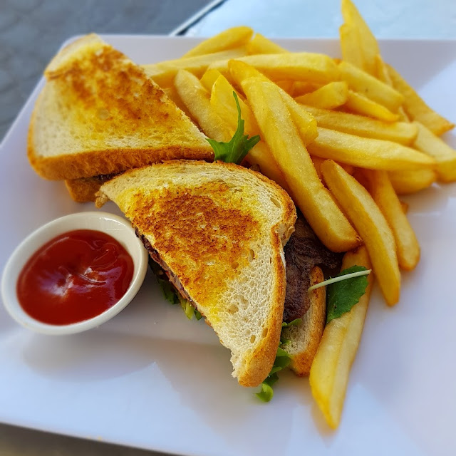 Steak Sandwich & Chips