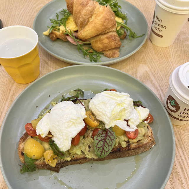 Croissant Benny