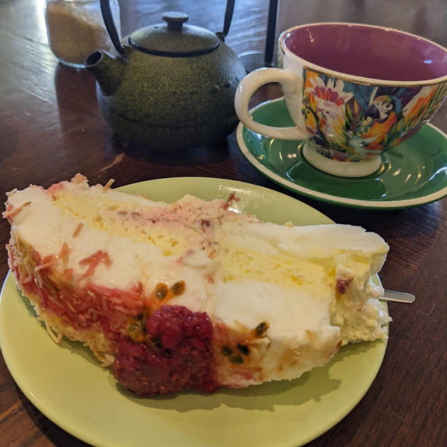 Pavlova Roll