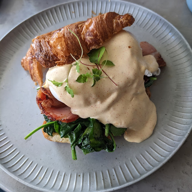 Benny on Croissant