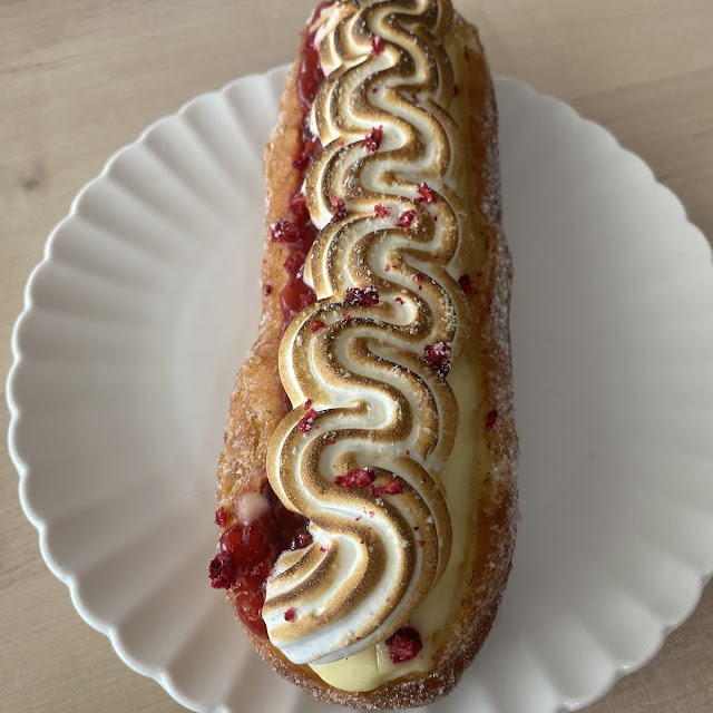 Strawberry Pavlova Long Boy