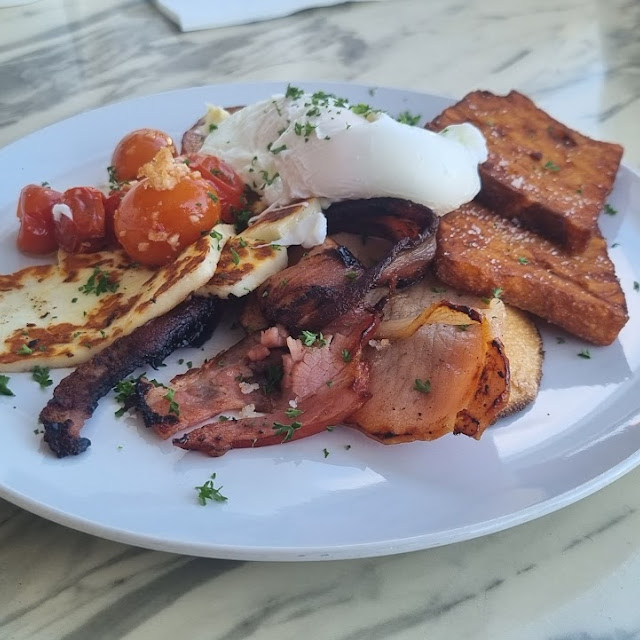 Bacon Eggs Haloumi and Hash Browns