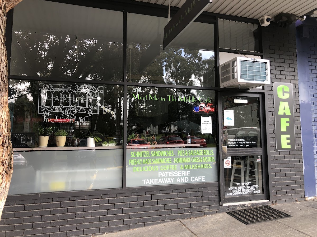Meet me in the Middle Cafe