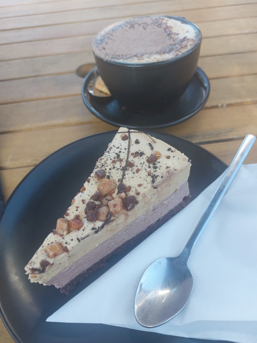 Ling’s Cafe & Store