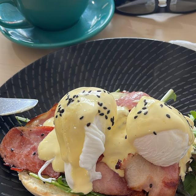 Eggs Benedict