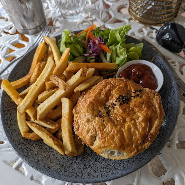 Beef Shiraz Pie
