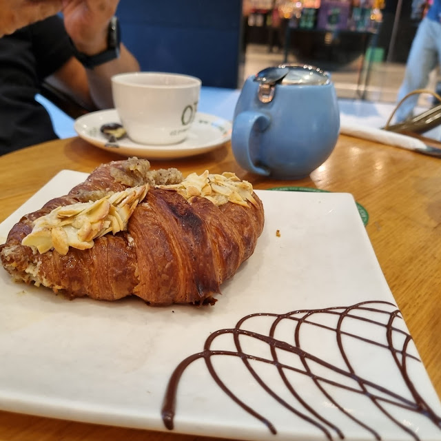 Almond Croissant
