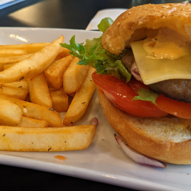 Classic Cheeseburger