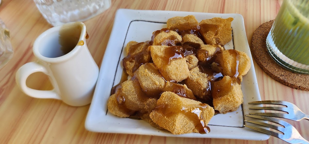Late Mornings Cafe & Lumi Dessert Bar