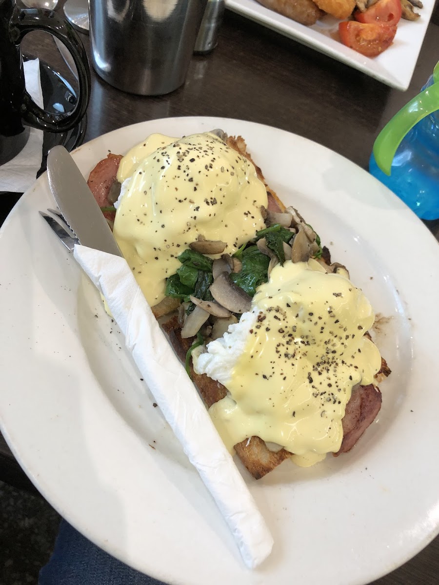 Molly's Corner Cafe