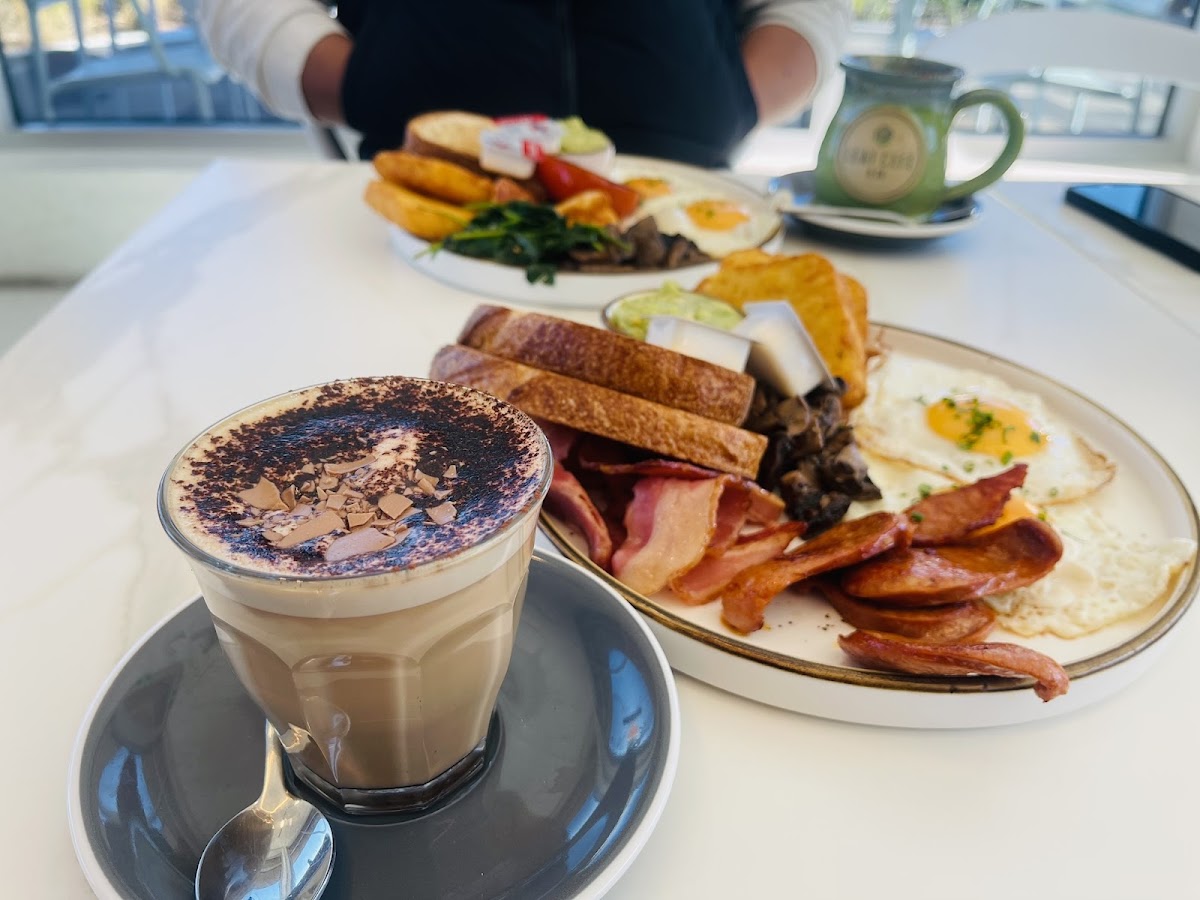 Leaf Cafe & Co Emerald Hills