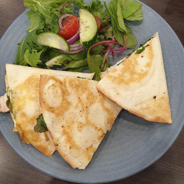 Chicken and Camembert Flat Grill with Salad