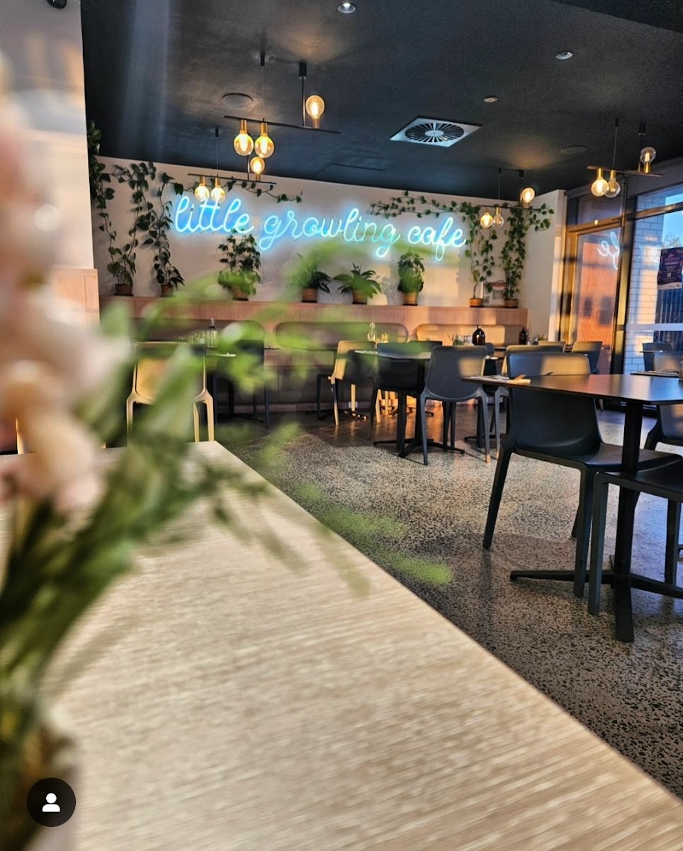 Little Growling Cafe