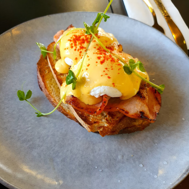 Eggs Royale