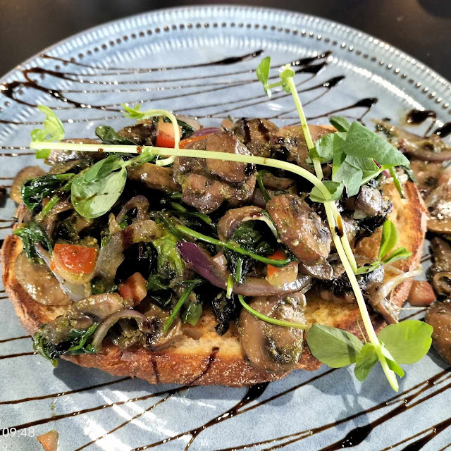 Mushroom Bruschetta V