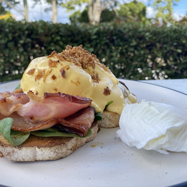 Eggs Benedict