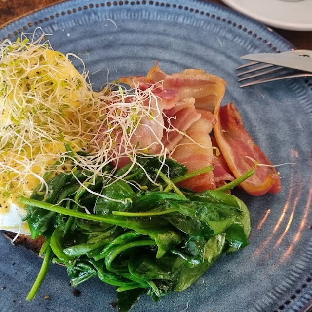 Eggs Benny Add Bacon