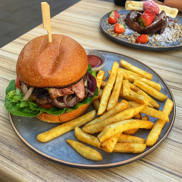 Wagyu Beef Burger with Chips