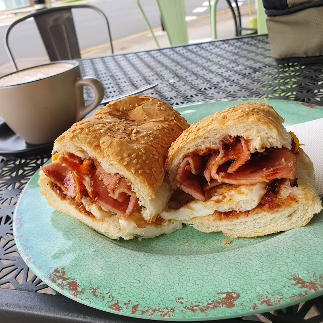 Bacon & Egg Roll