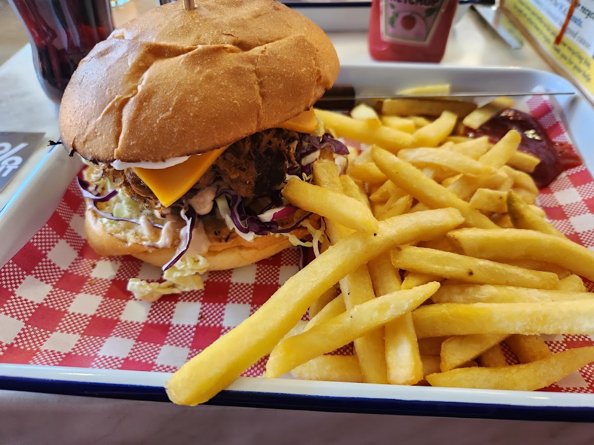 Trotters Cafe