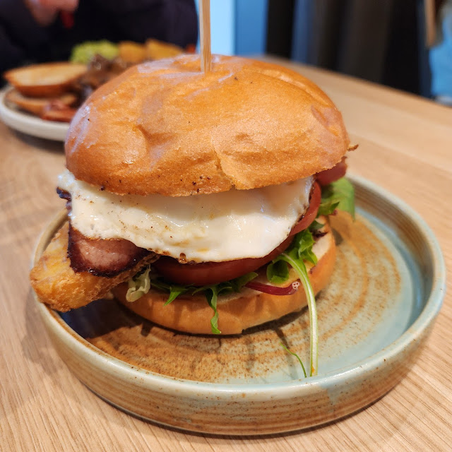 Brekkie Burger