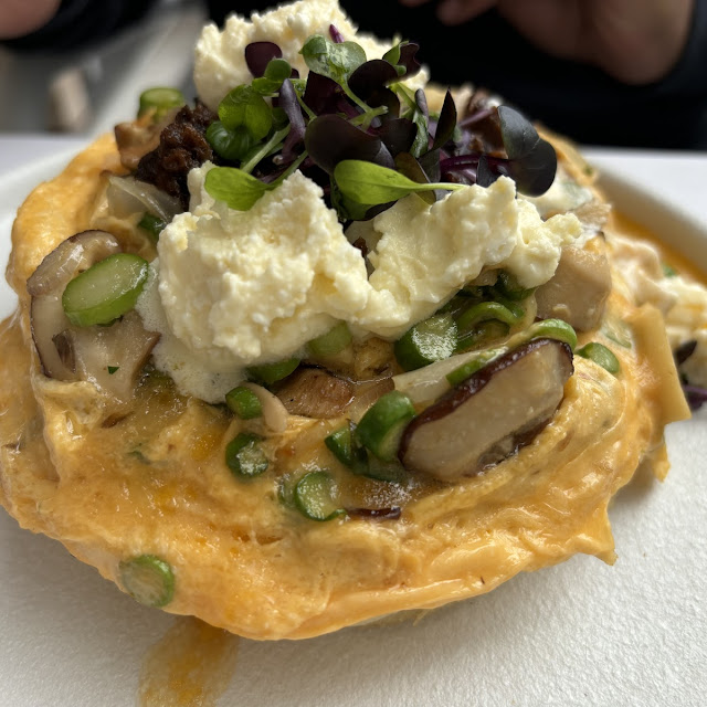 Scrambled Mushrooms on Crumpet