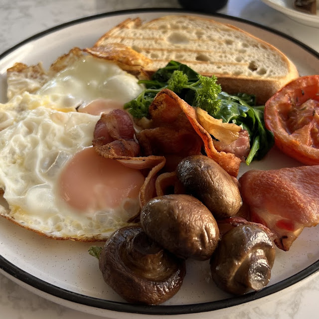Fried Eggs Spinach Mushrooms