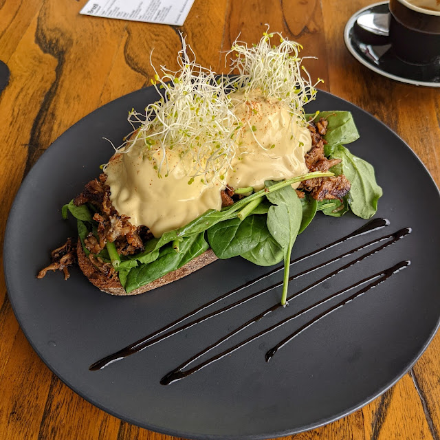Eggs Benedict with Pulled Pork